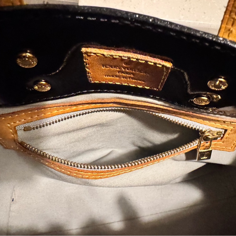 Louis Vuitton Vernis mini tote - Picture 4 of 13